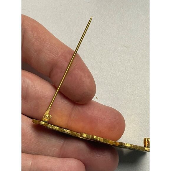 Vintage Graduation 1975 Enamel Pin By Balfour Beaver Dog Rare - Picture 5 of 10